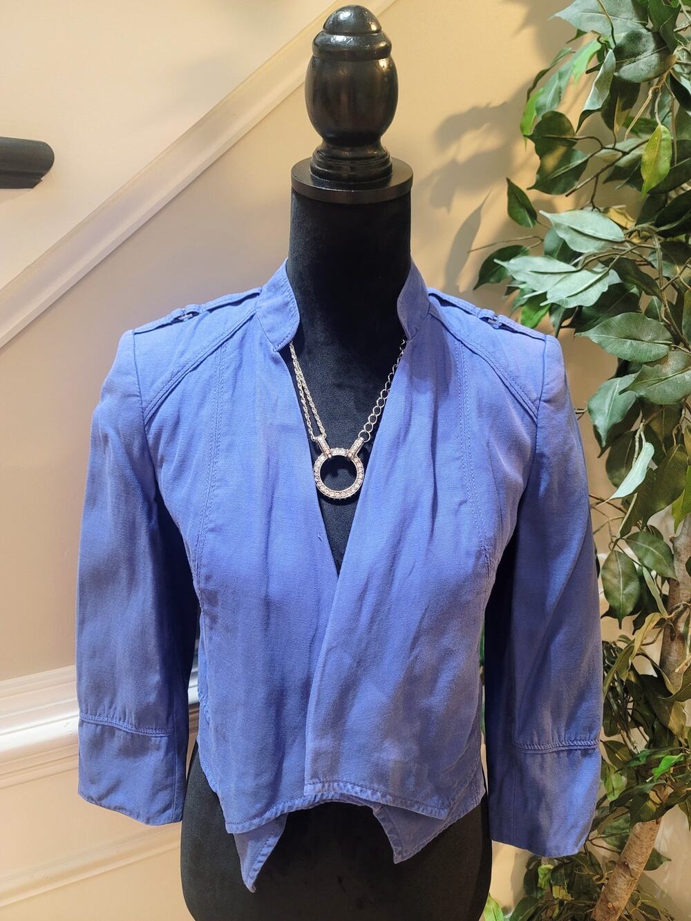 White House Black Market Cropped Jacket Women's Size 2 Blue Military Shoulder
